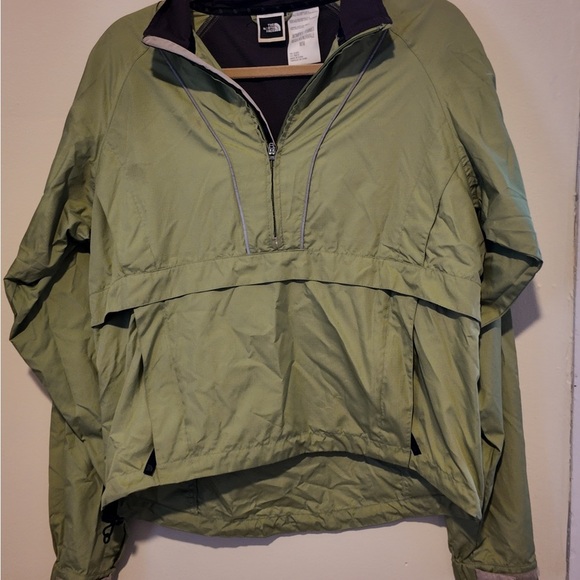 The North Face Vintage Green Windbreaker Jacket -Pre-Loved, Lightweight Packable - Picture 3 of 9